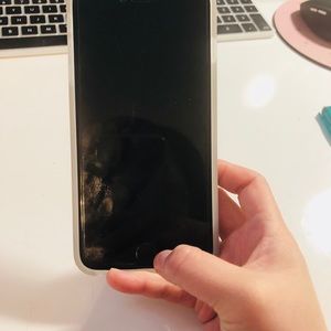 Velvet Caviar Iphone 6plus case white marble